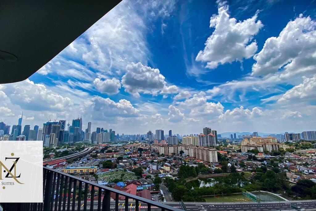 Pangsapuri 10mins To Klcc W Lrt+mall+netflix Muji Urban Kuala Lumpur