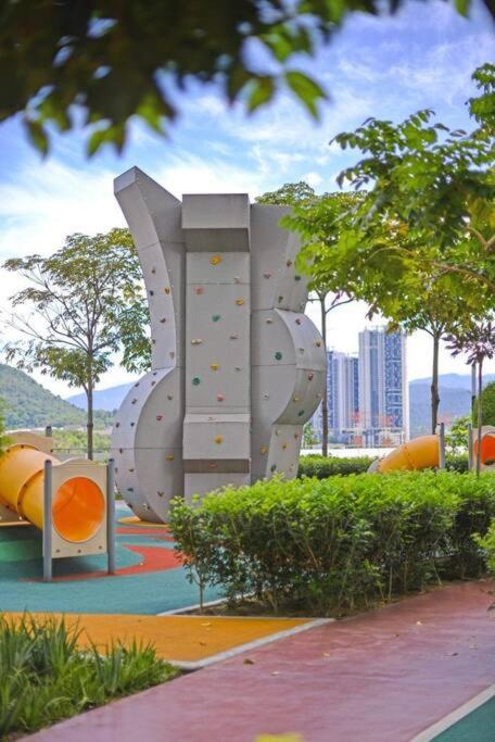 Pangsapuri 10mins To Klcc W Lrt+mall+netflix Muji Urban